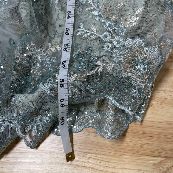 Mac Duggal NWT Embellished V-Neck Illusion Long Sleeve Gown Seamist Size 6 Blue - Picture 11 of 12